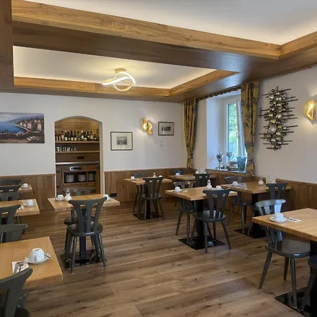 Seerose Wolfgangsee Hotel 3*